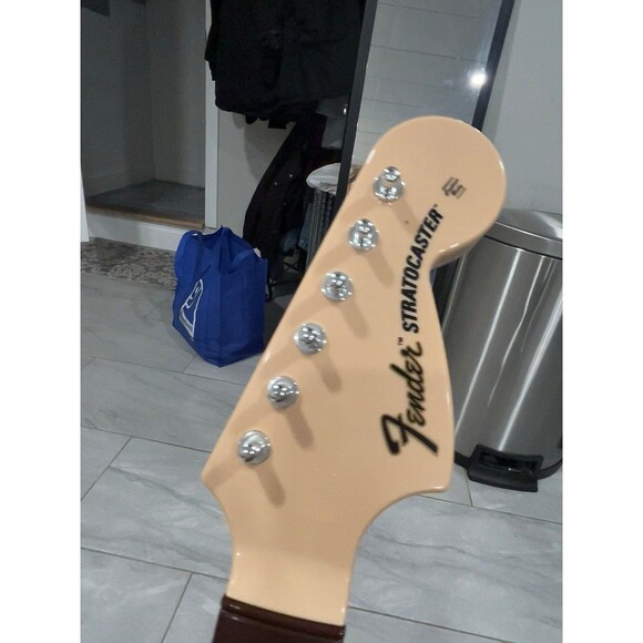 Rock band 4, white , Fender Stratocaster wireless guitar for PlayStation 4 - Picture 11 of 11